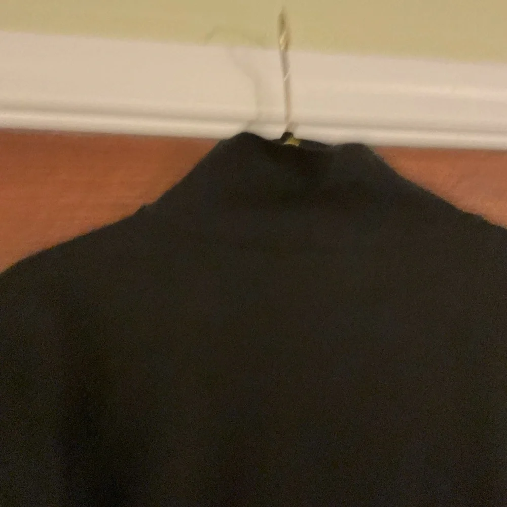 Athleta All-Black Two-Tone Mixed Media 1/2 Zip Pullover – Size Large